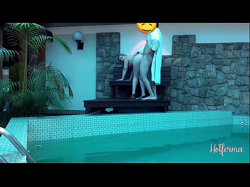❤️ Oga pe iranṣẹbinrin si awọn pool, sugbon ko le koju kan gbona ❤❌ si wa ❌